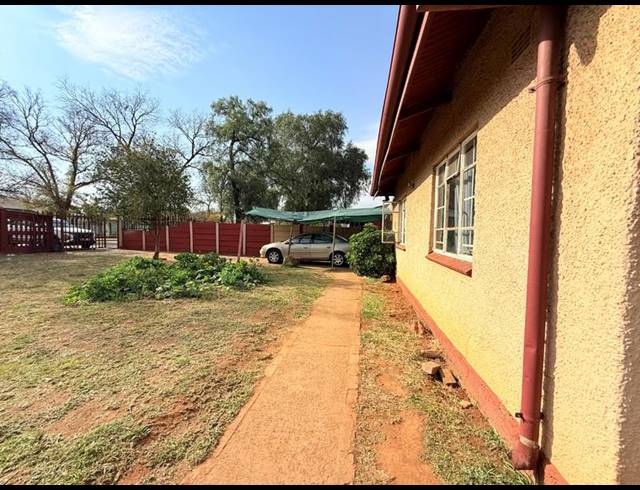 2 BEDROOM HOUSE FOR SALE IN VANDERBIJLPARK CW 5